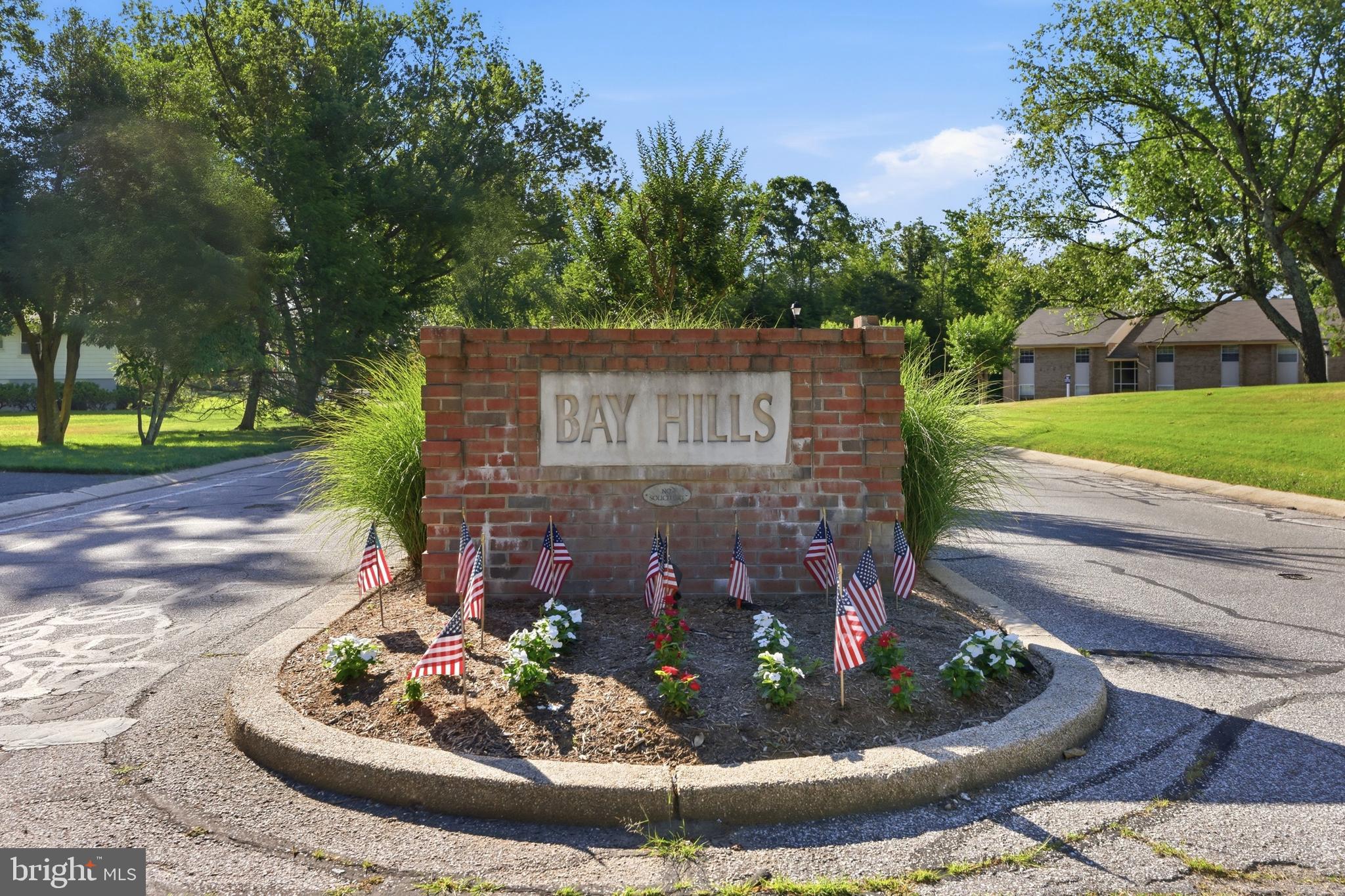 BAY HILLS - Residential