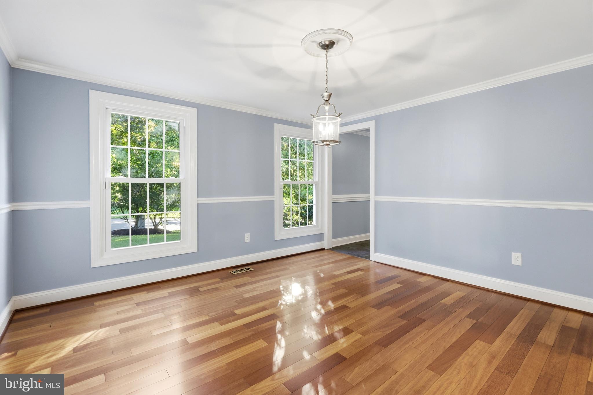 BAY HILLS - Residential