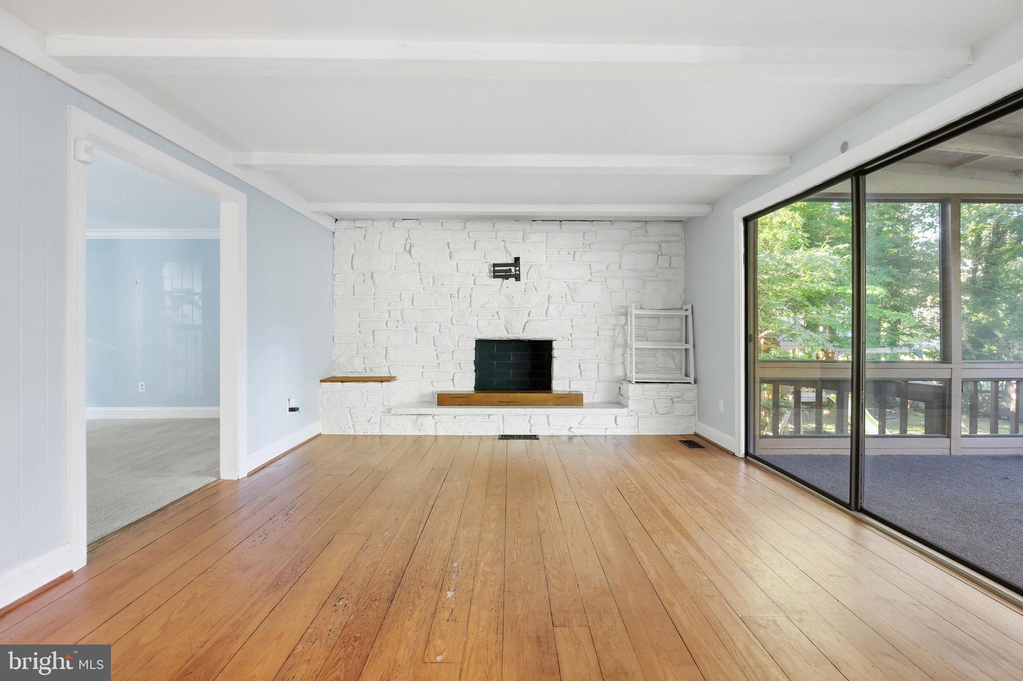 BAY HILLS - Residential
