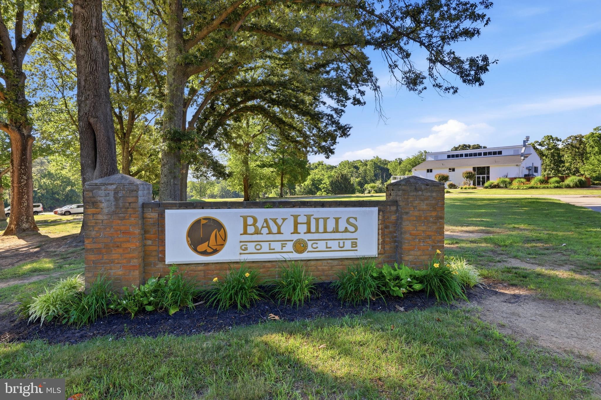 BAY HILLS - Residential