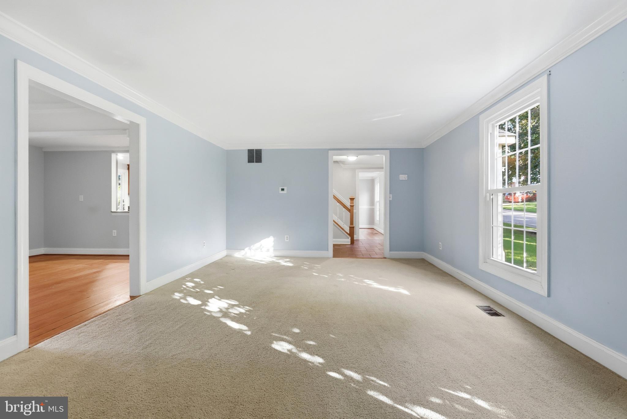 BAY HILLS - Residential