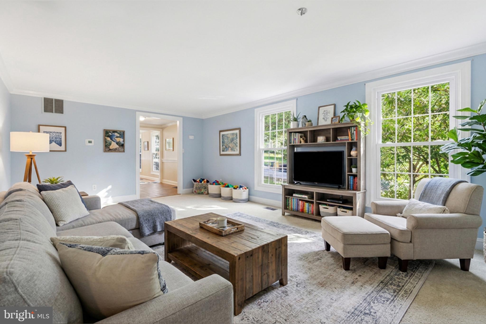 BAY HILLS - Residential