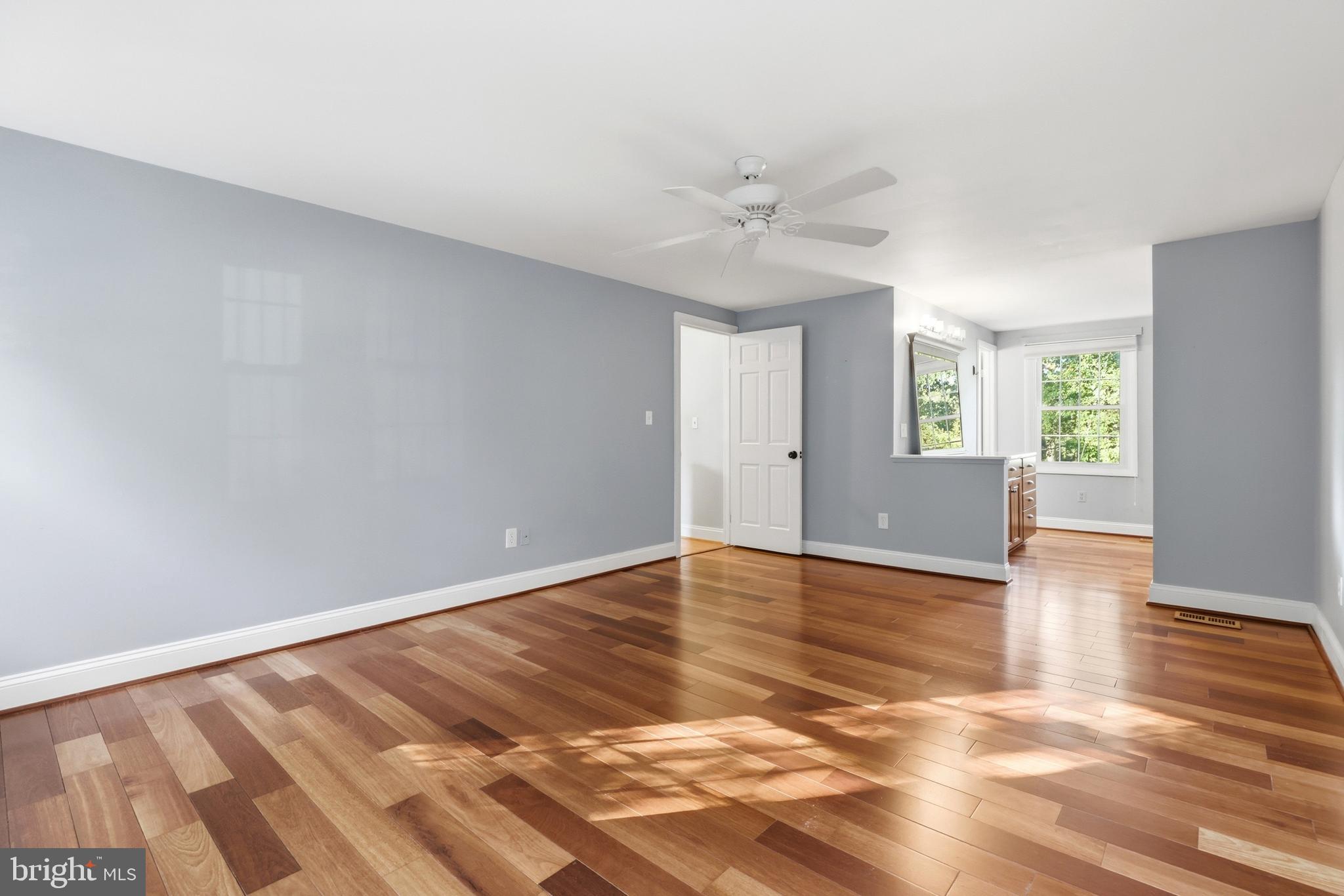 BAY HILLS - Residential