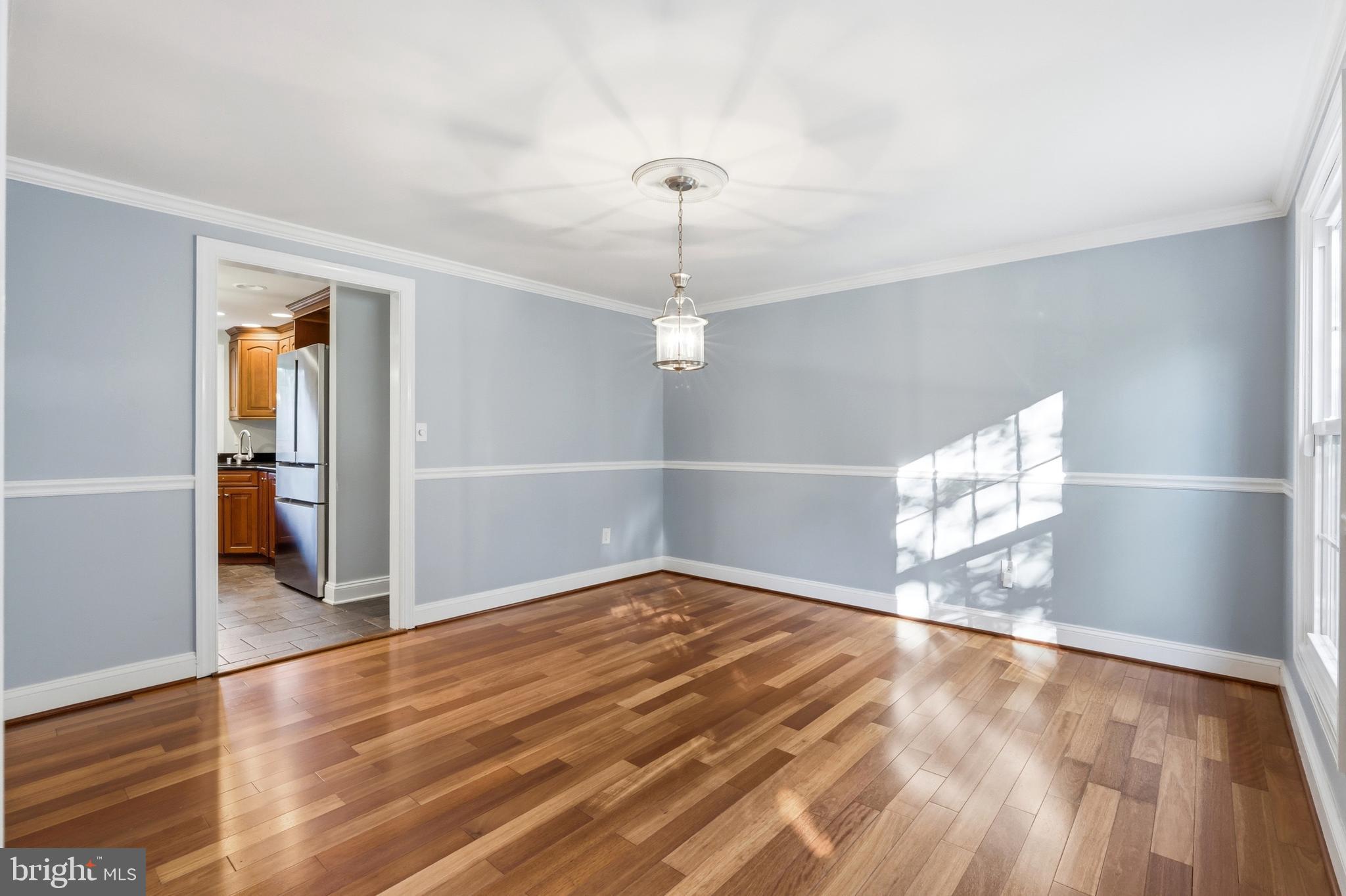 BAY HILLS - Residential