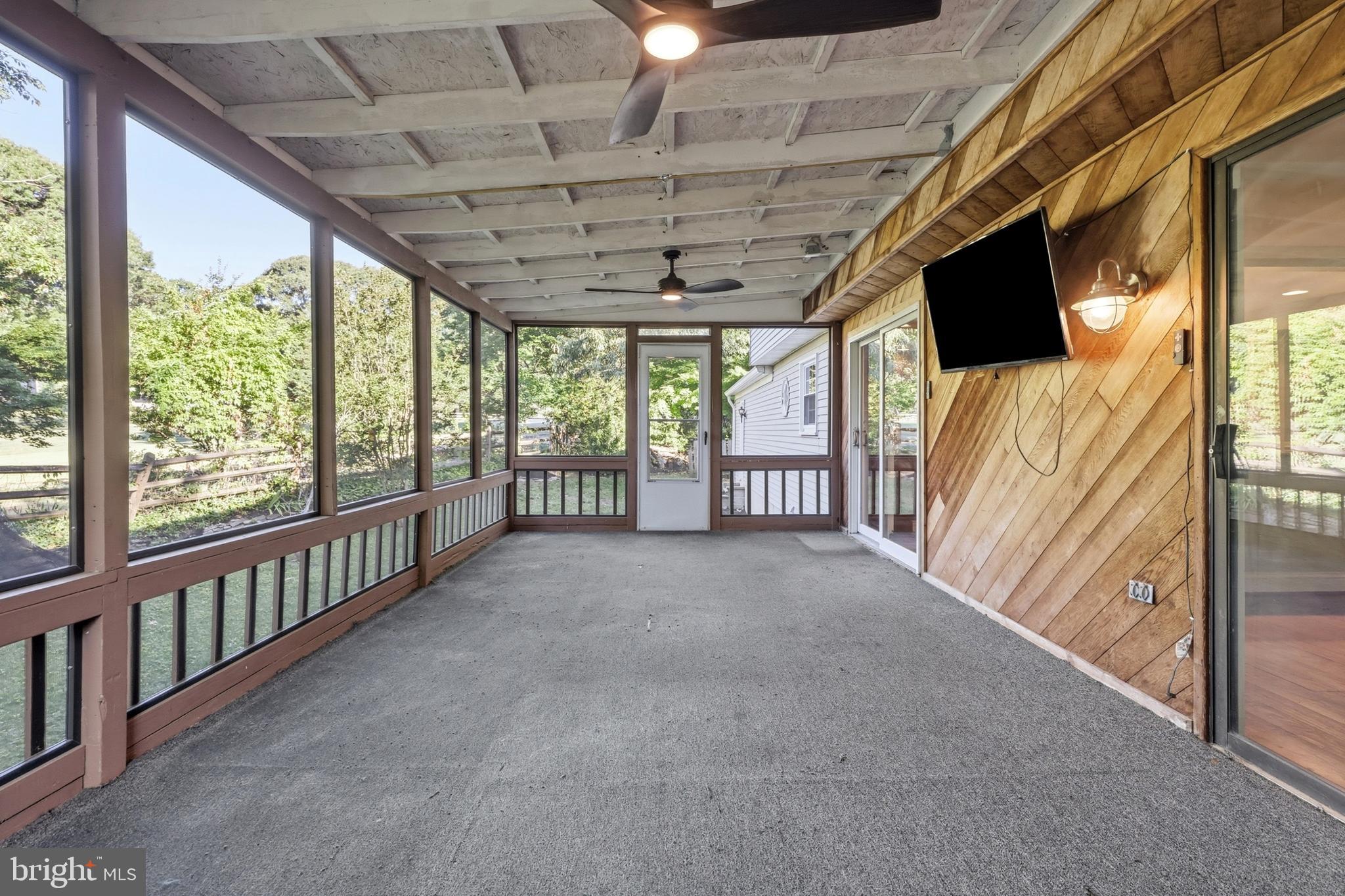 BAY HILLS - Residential