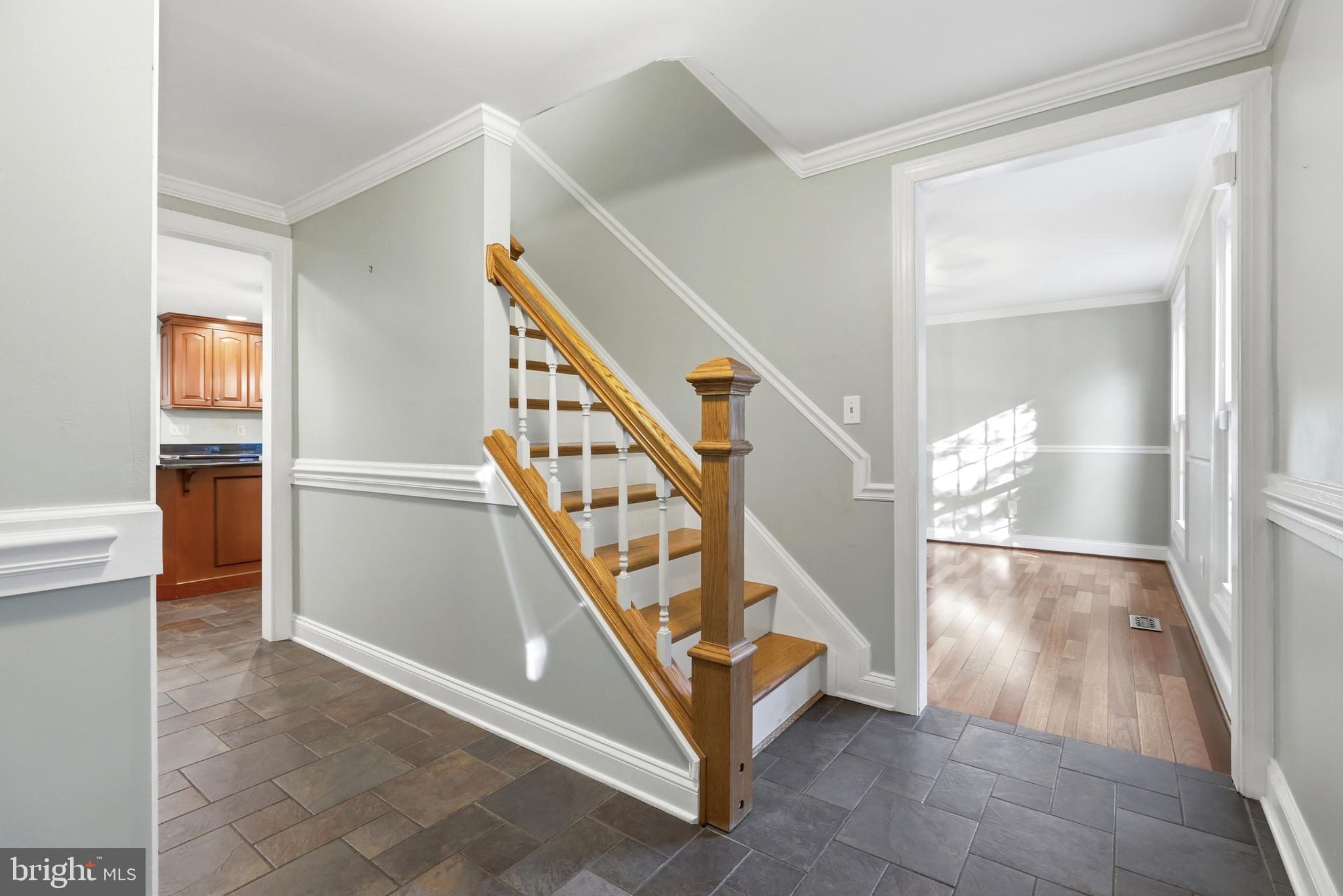 BAY HILLS - Residential
