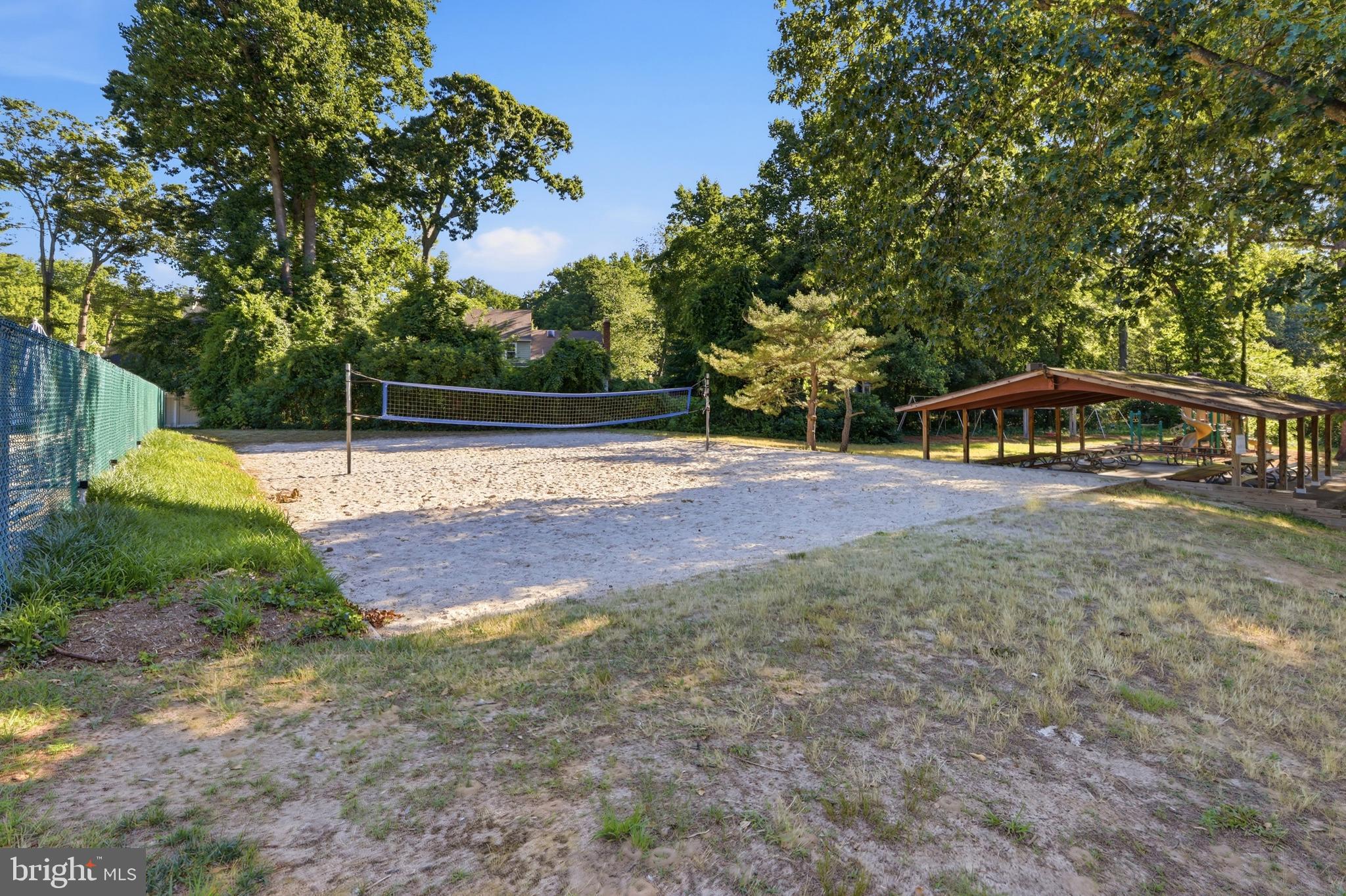 BAY HILLS - Residential