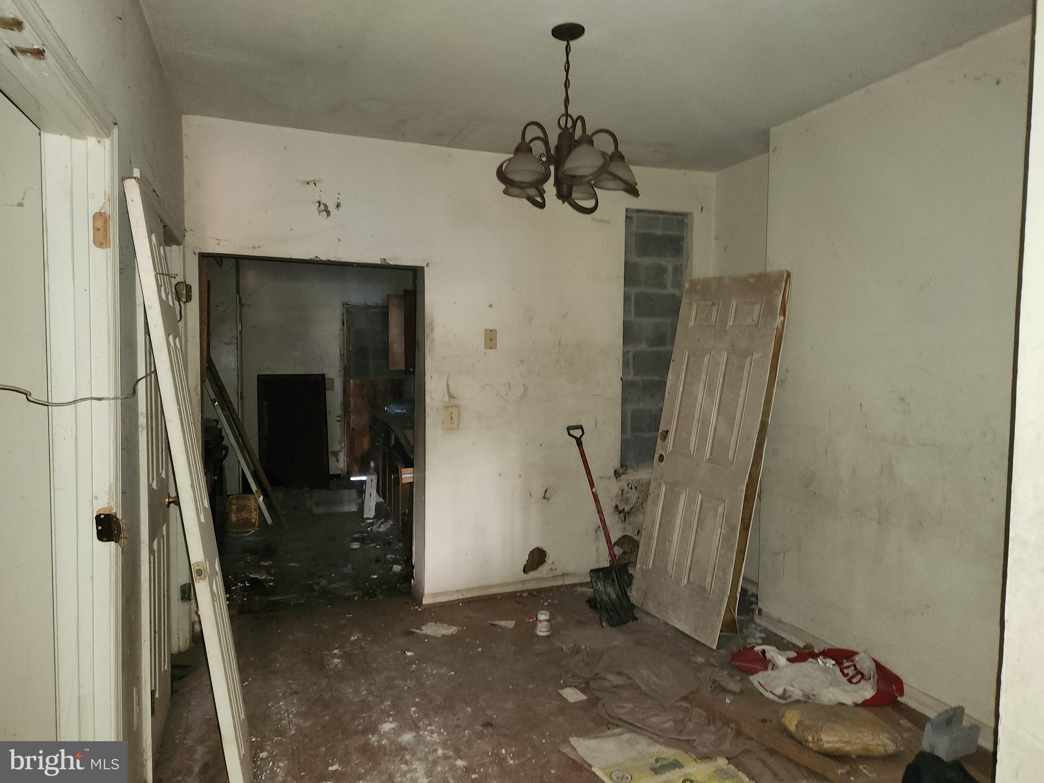 SANDTOWN-WINCHESTER - Residential