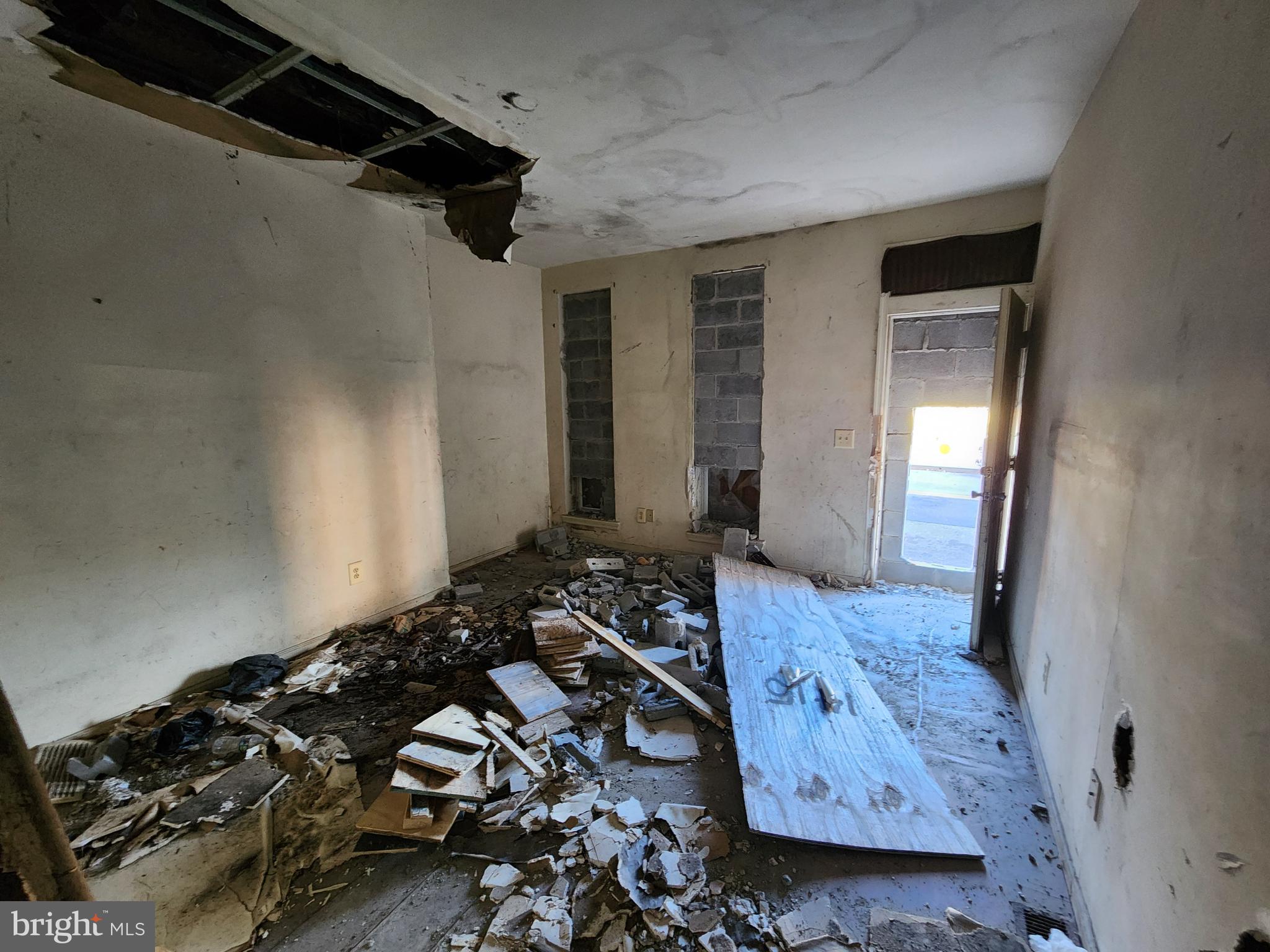 SANDTOWN-WINCHESTER - Residential