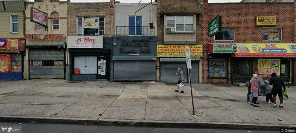 Iconic watering hole, Jack's Famous Bar.  Very convenient to transportation, high traffic area.  Must see inside!