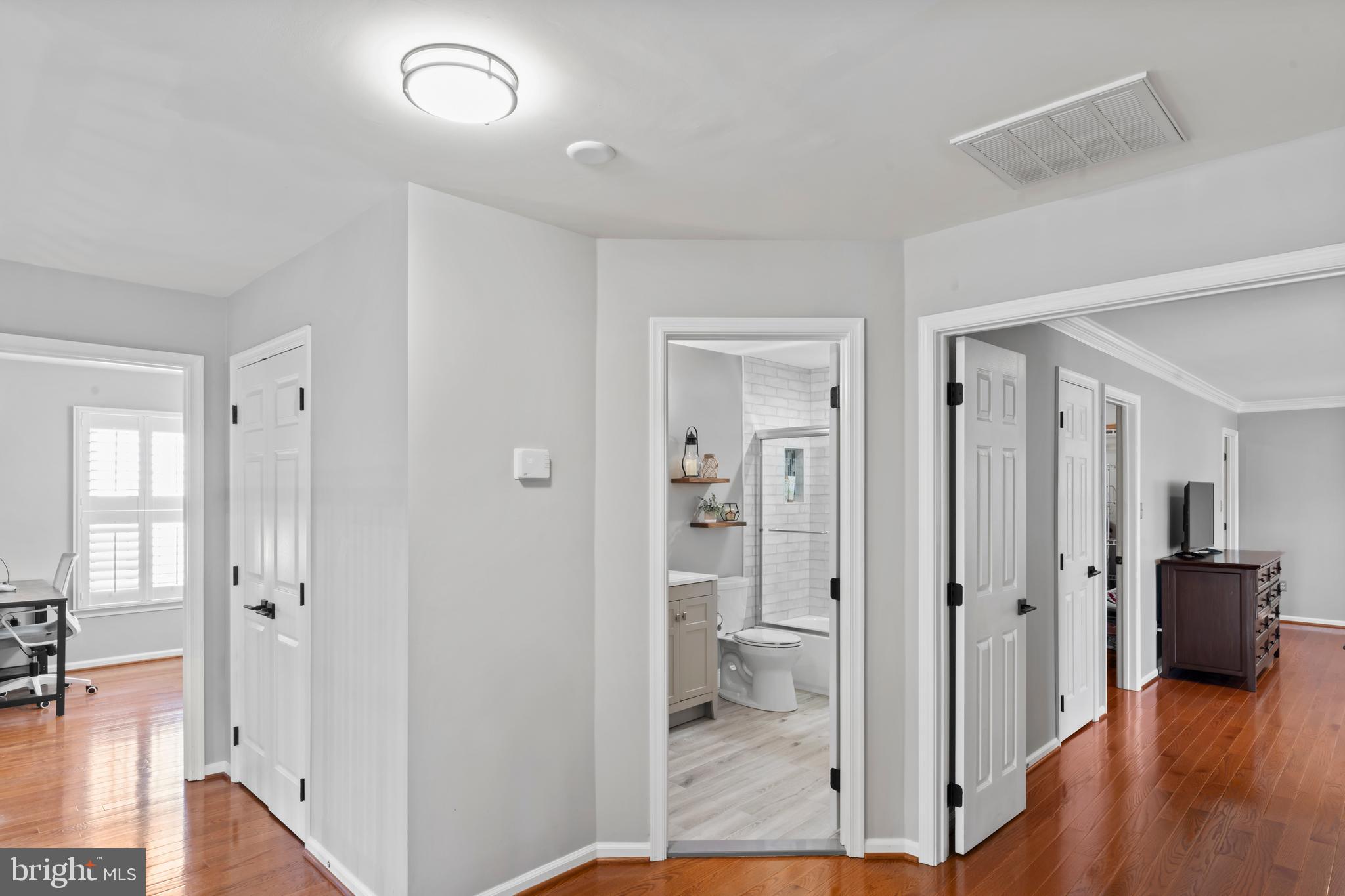 MONROE MANOR - Residential