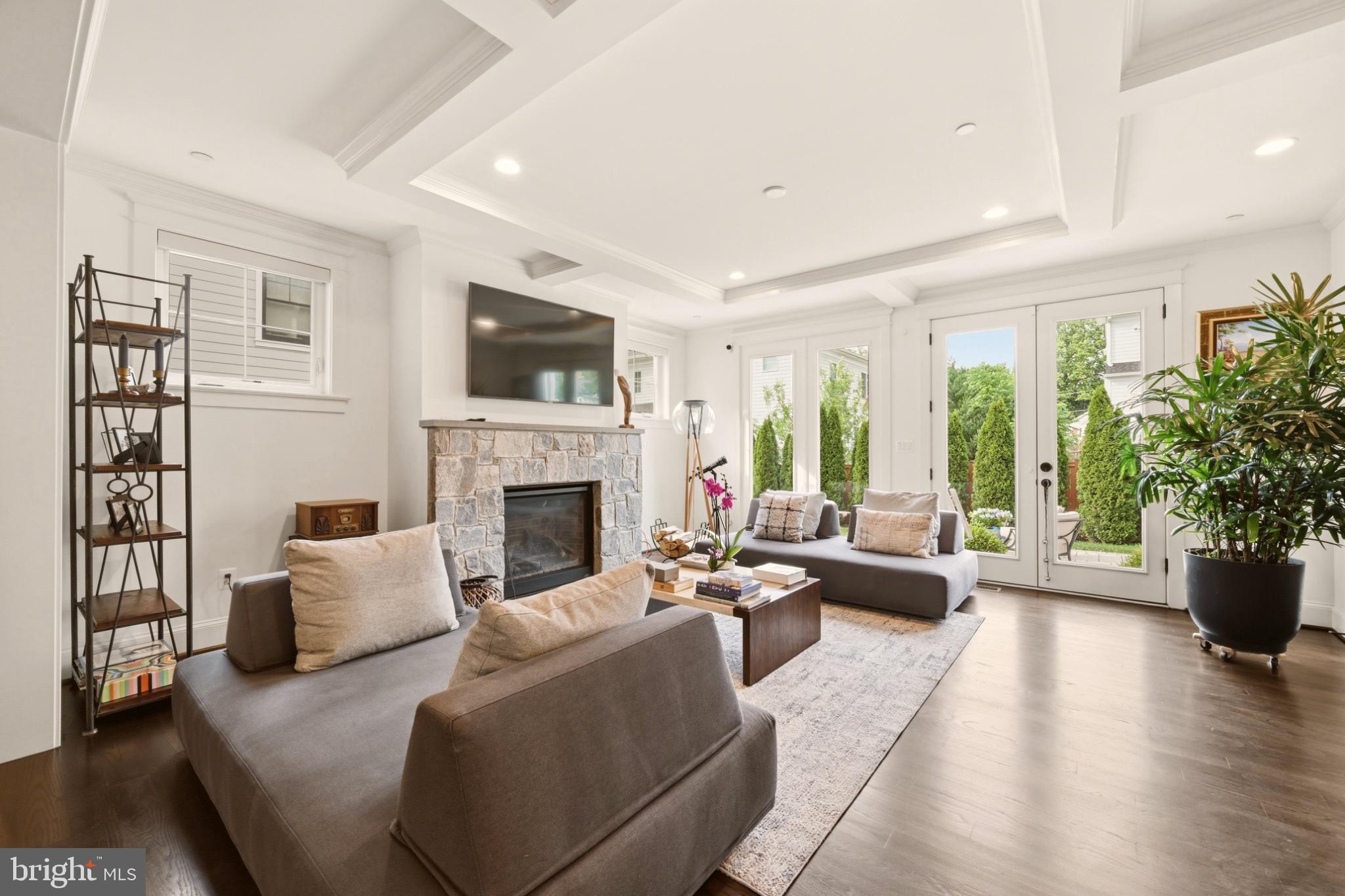 KENSINGTON ESTATES - Residential