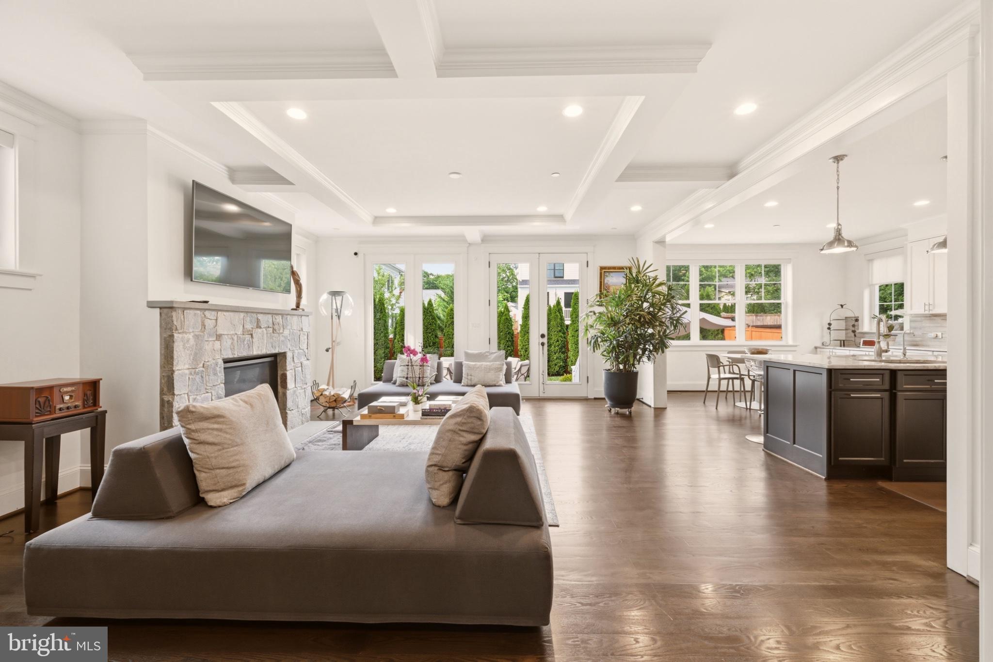 KENSINGTON ESTATES - Residential