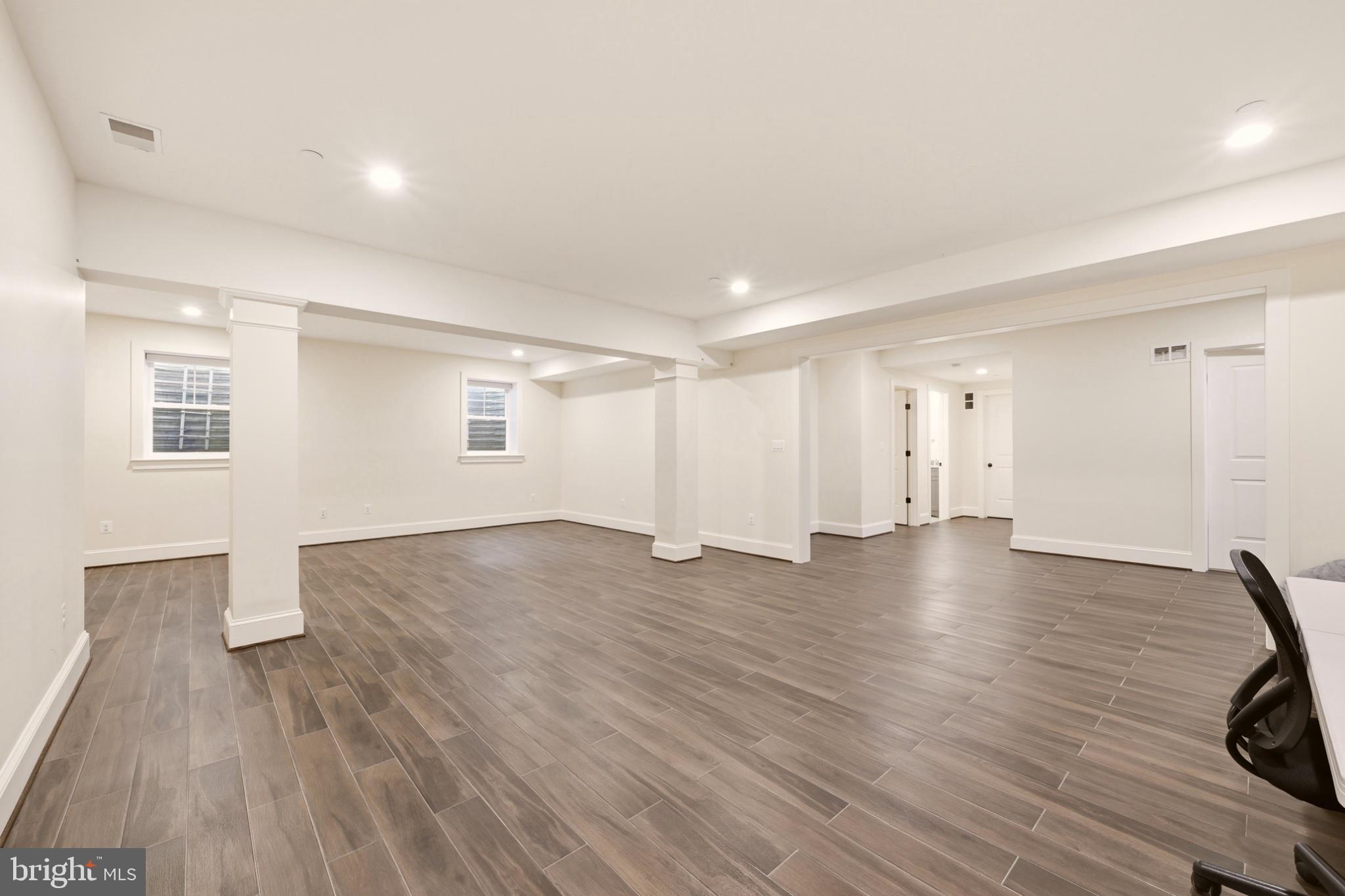 KENSINGTON ESTATES - Residential