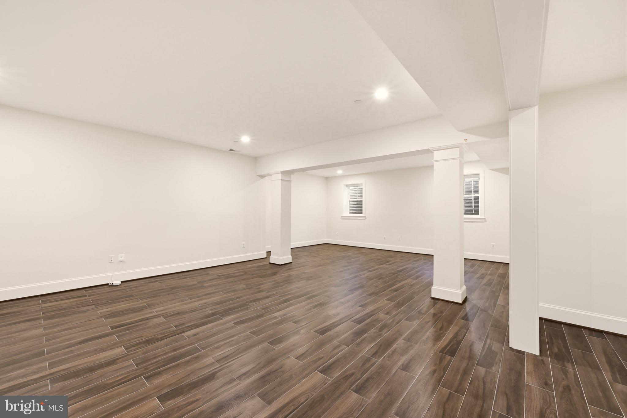 KENSINGTON ESTATES - Residential