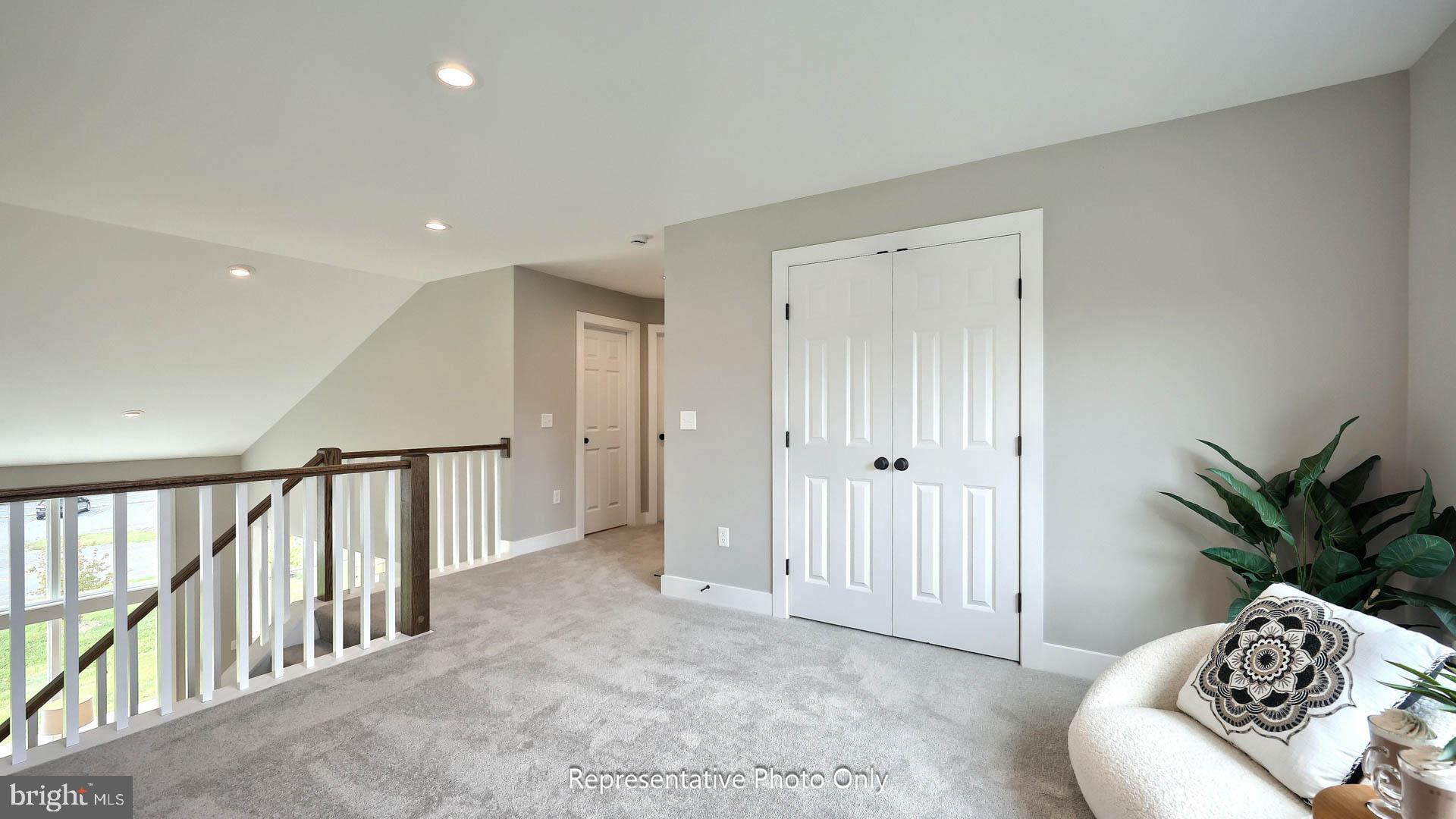 SUMMER LAYNE - Residential
