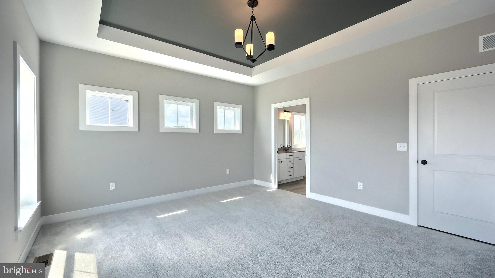 SUMMER LAYNE - Residential