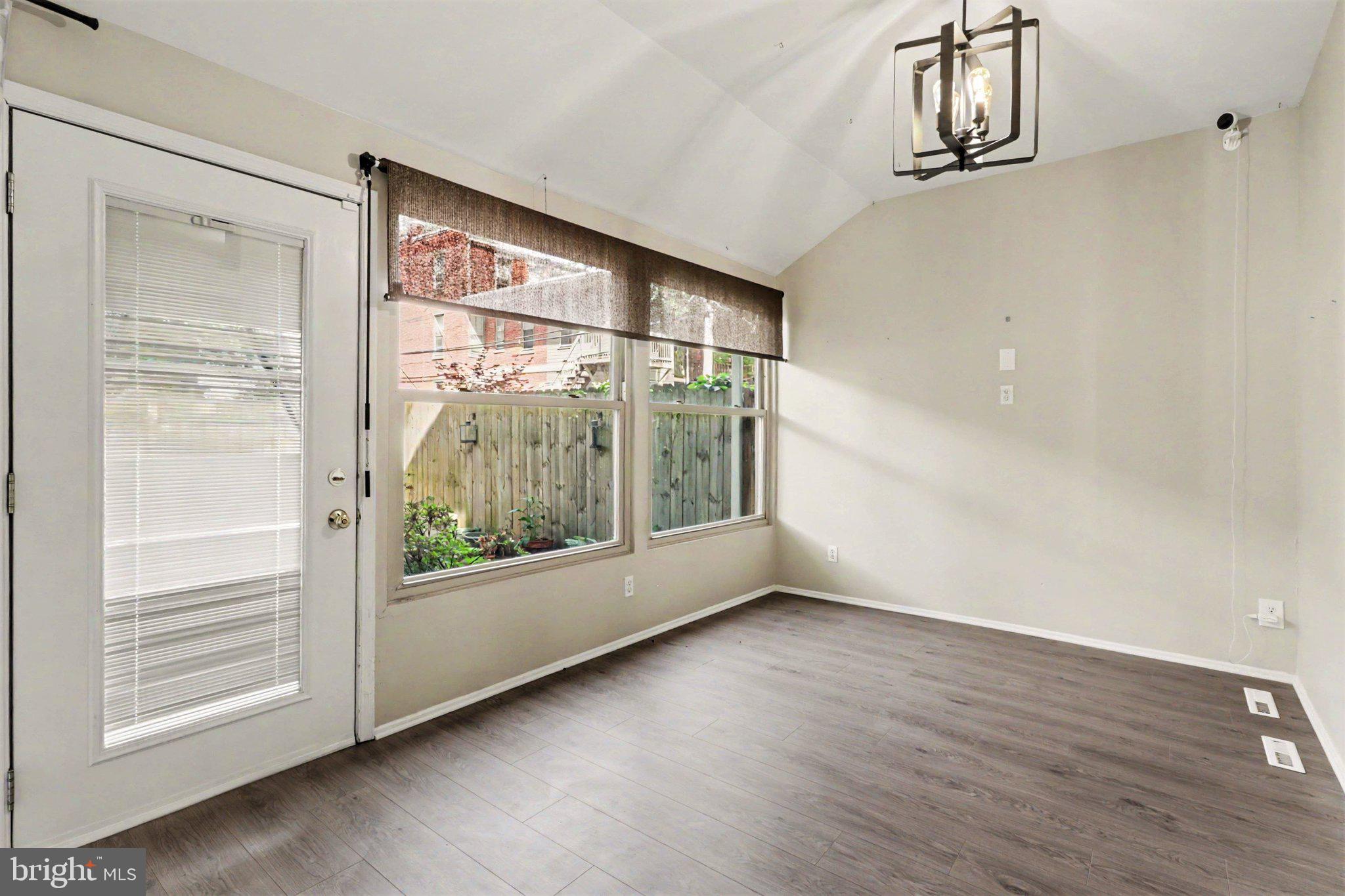 MIDTOWN - Residential