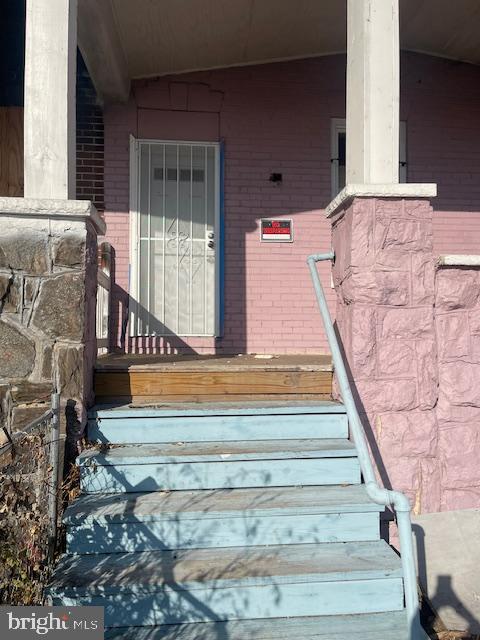 Seller makes no representation or warranties regarding the property.

Great investment opportunity. 4 bedrooms and finished basement.
