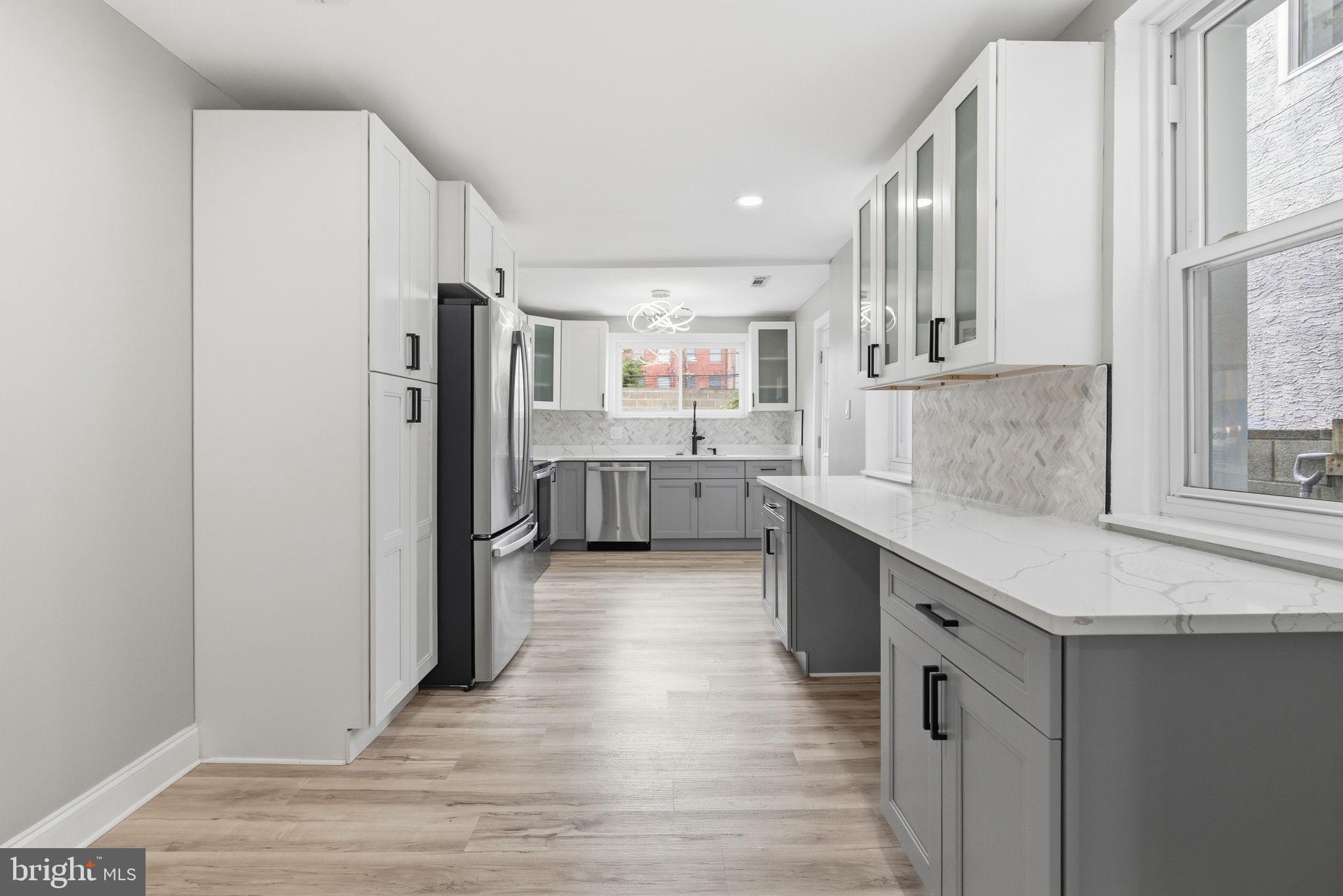DICKINSON NARROWS - Residential