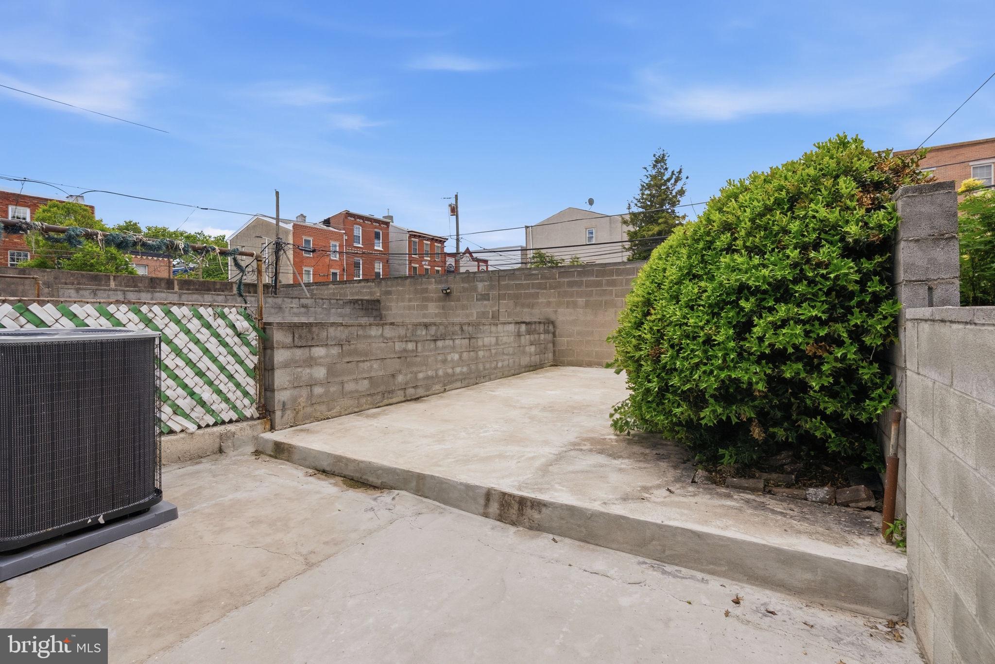 DICKINSON NARROWS - Residential