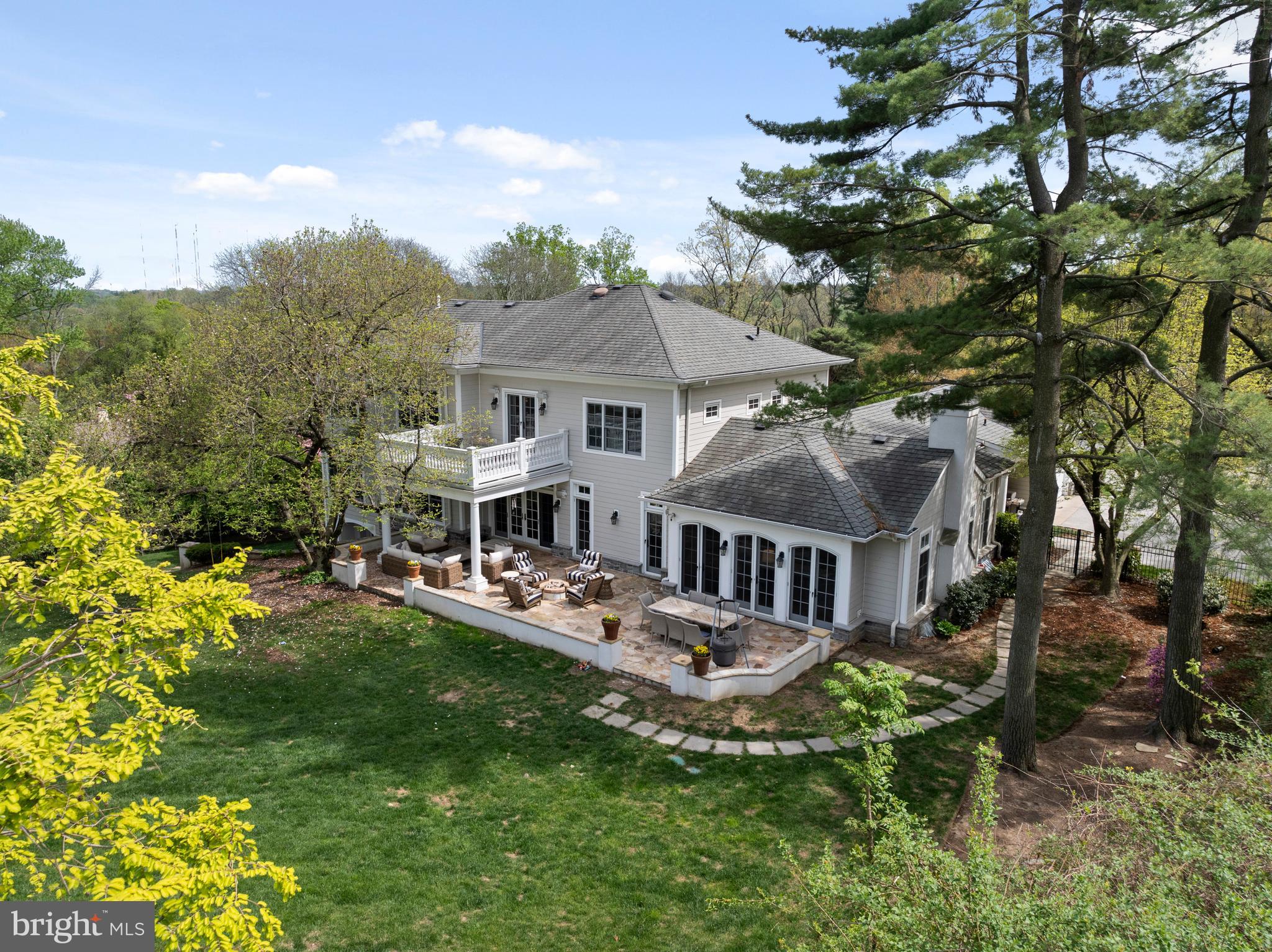 GLADWYNE - Residential