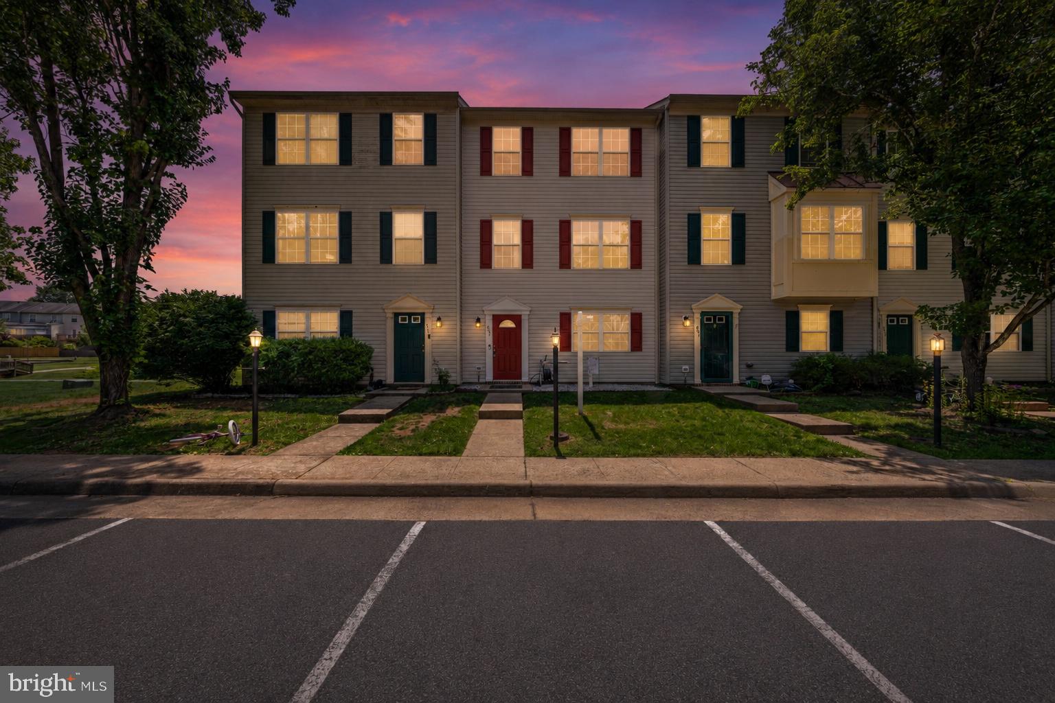 CHARLESTOWN COMMONS - Residential
