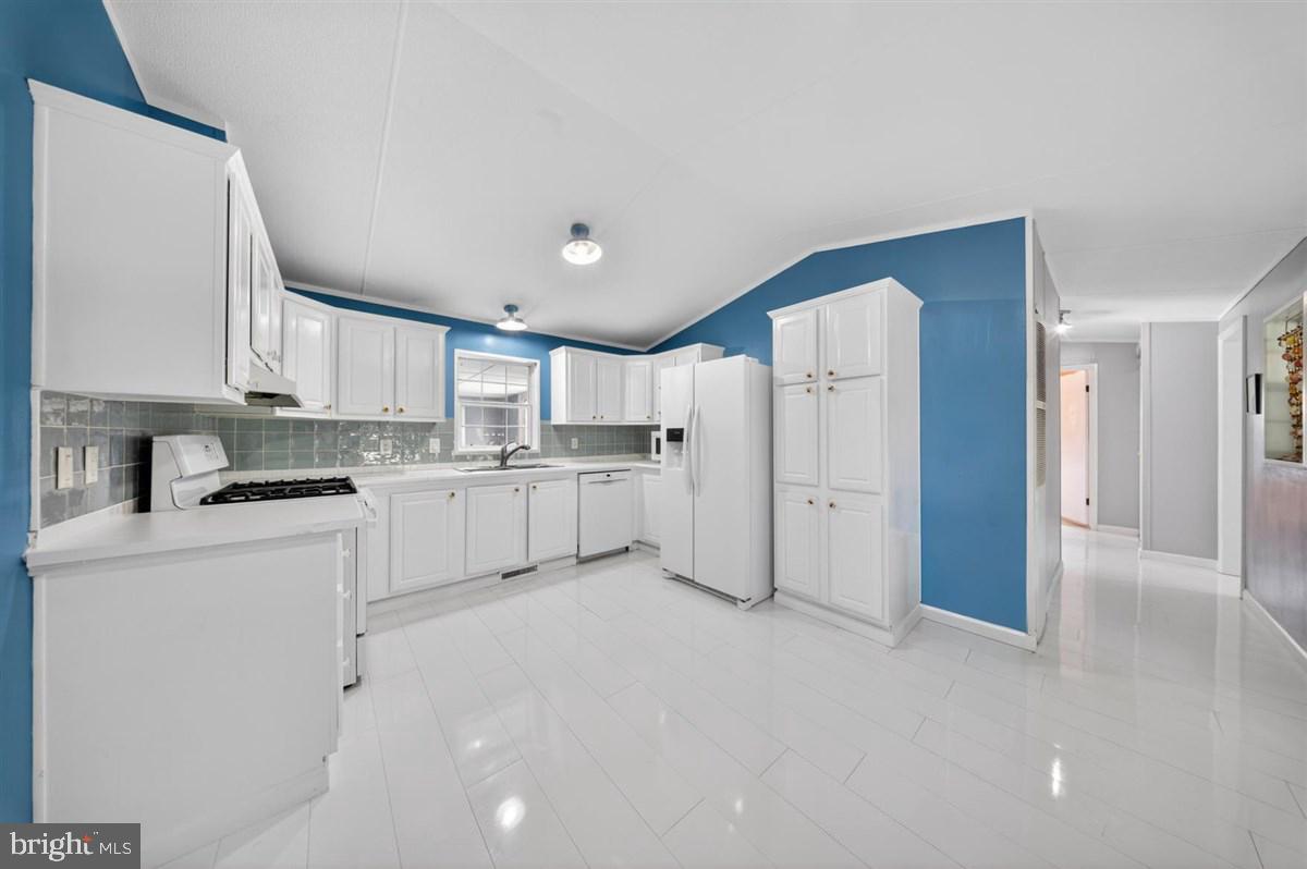 WHITE HOUSE BEACH - Residential