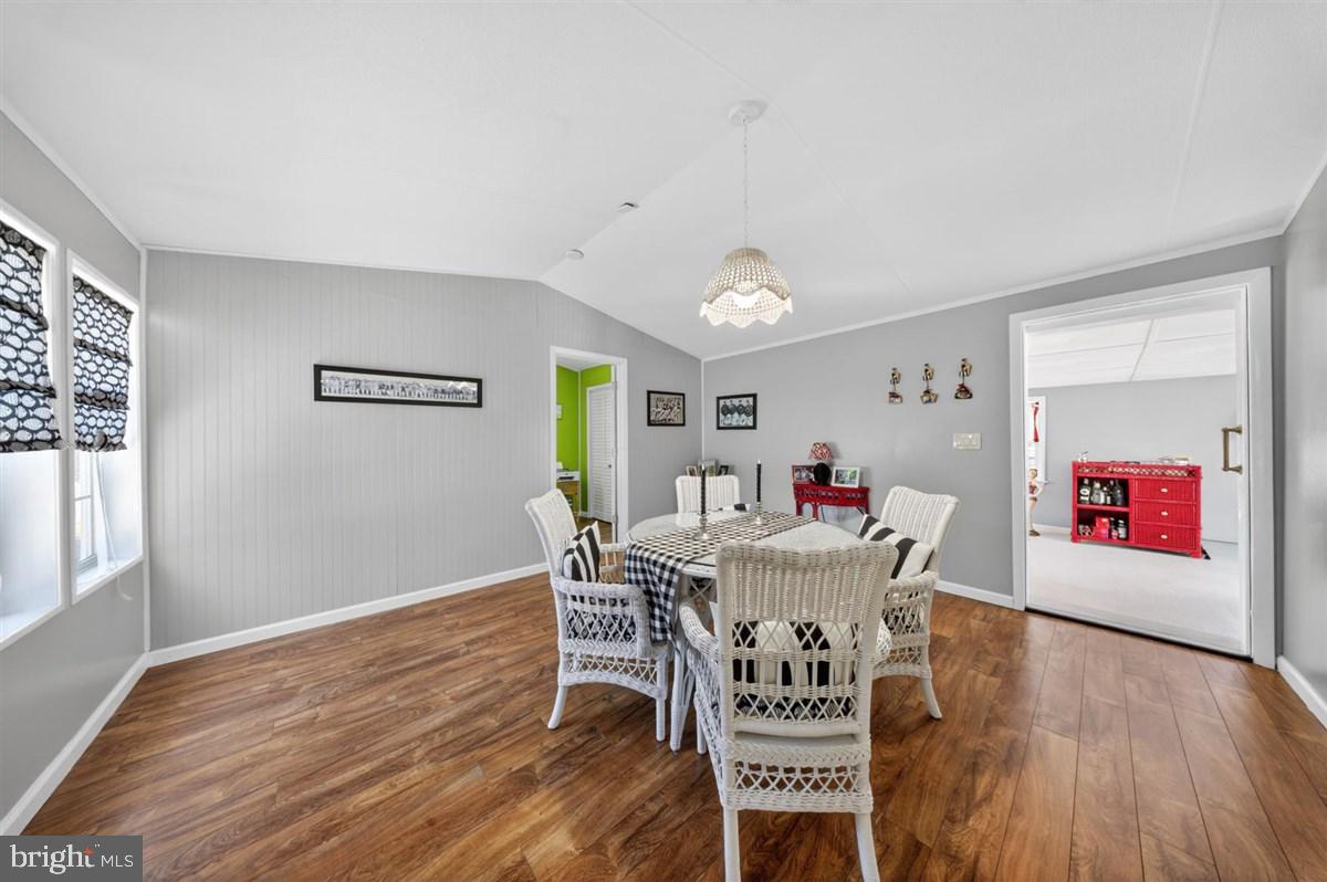 WHITE HOUSE BEACH - Residential