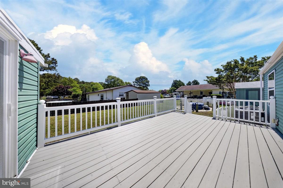 WHITE HOUSE BEACH - Residential