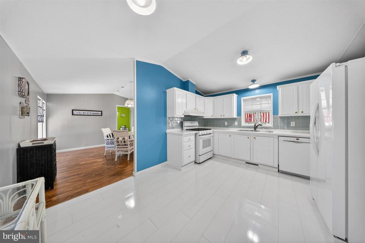 WHITE HOUSE BEACH - Residential