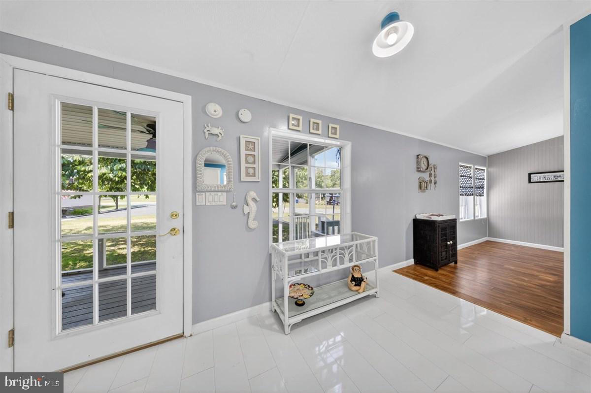 WHITE HOUSE BEACH - Residential