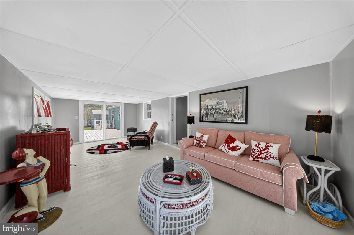 WHITE HOUSE BEACH - Residential