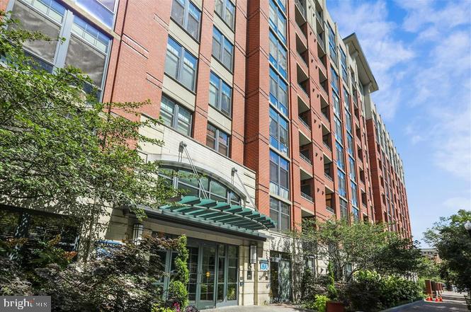 CLARENDON 1021 - Residential
