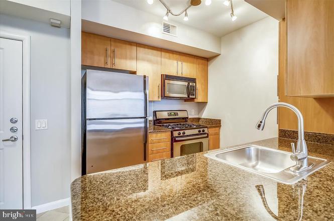 CLARENDON 1021 - Residential