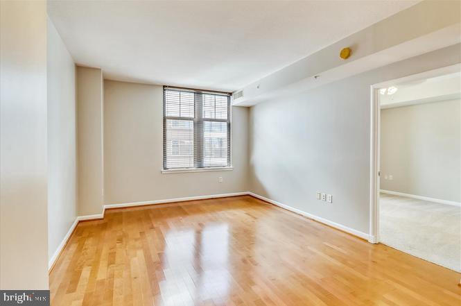 CLARENDON 1021 - Residential