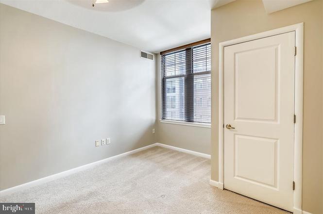 CLARENDON 1021 - Residential