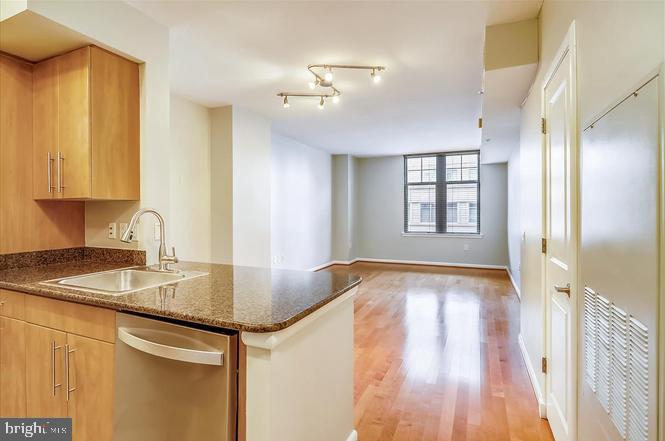 CLARENDON 1021 - Residential