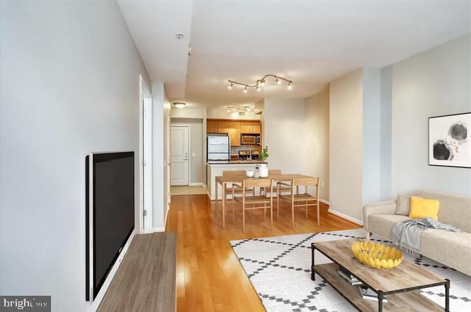 CLARENDON 1021 - Residential