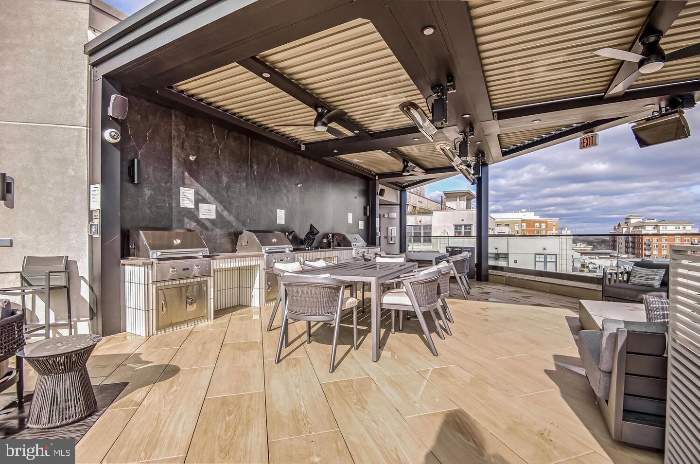CLARENDON 1021 - Residential