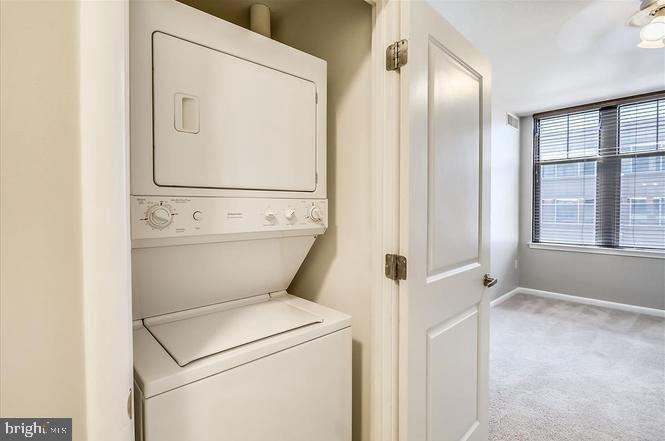 CLARENDON 1021 - Residential