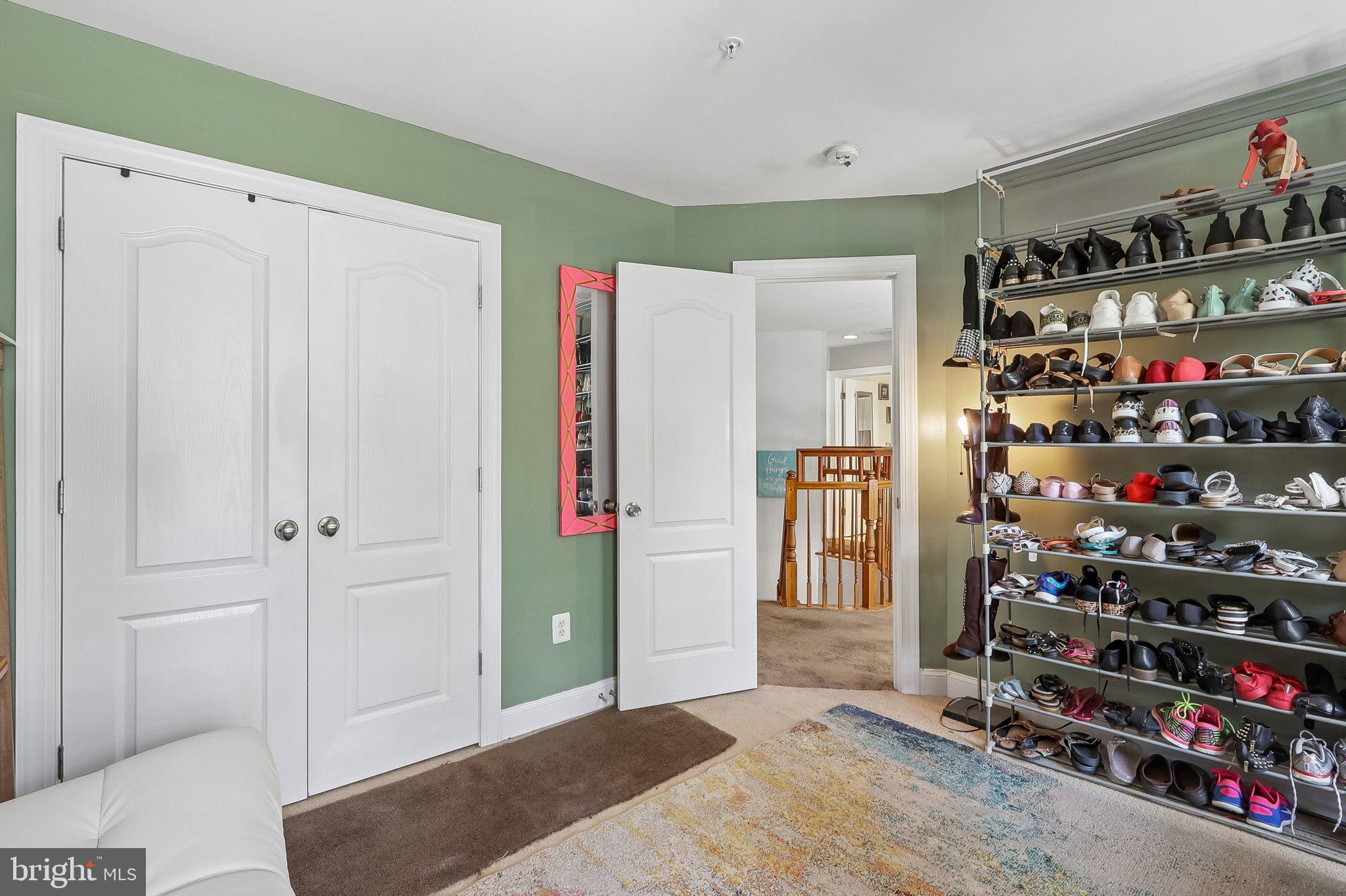CHELTENHAM KNOLLS - Residential