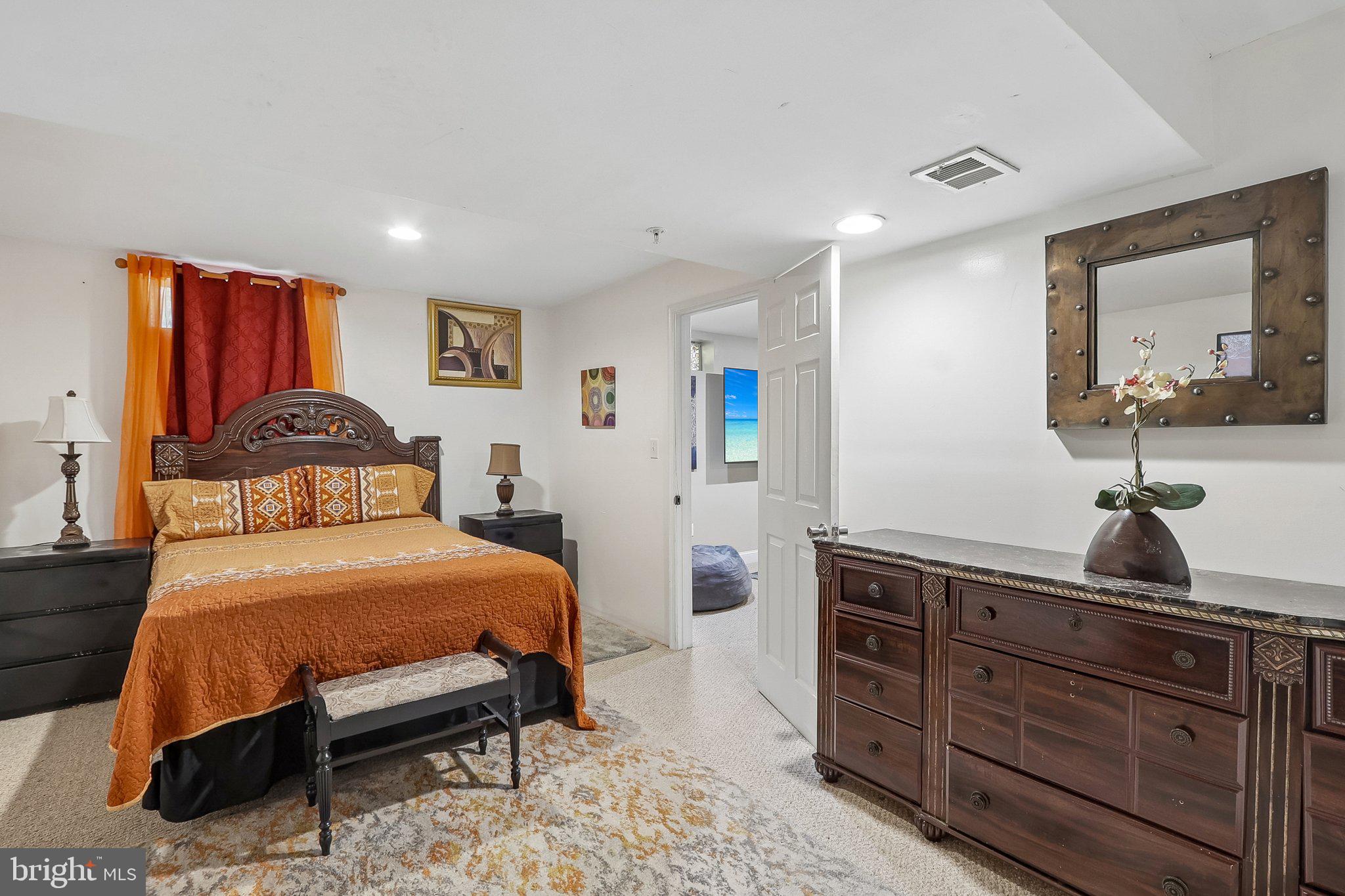 CHELTENHAM KNOLLS - Residential