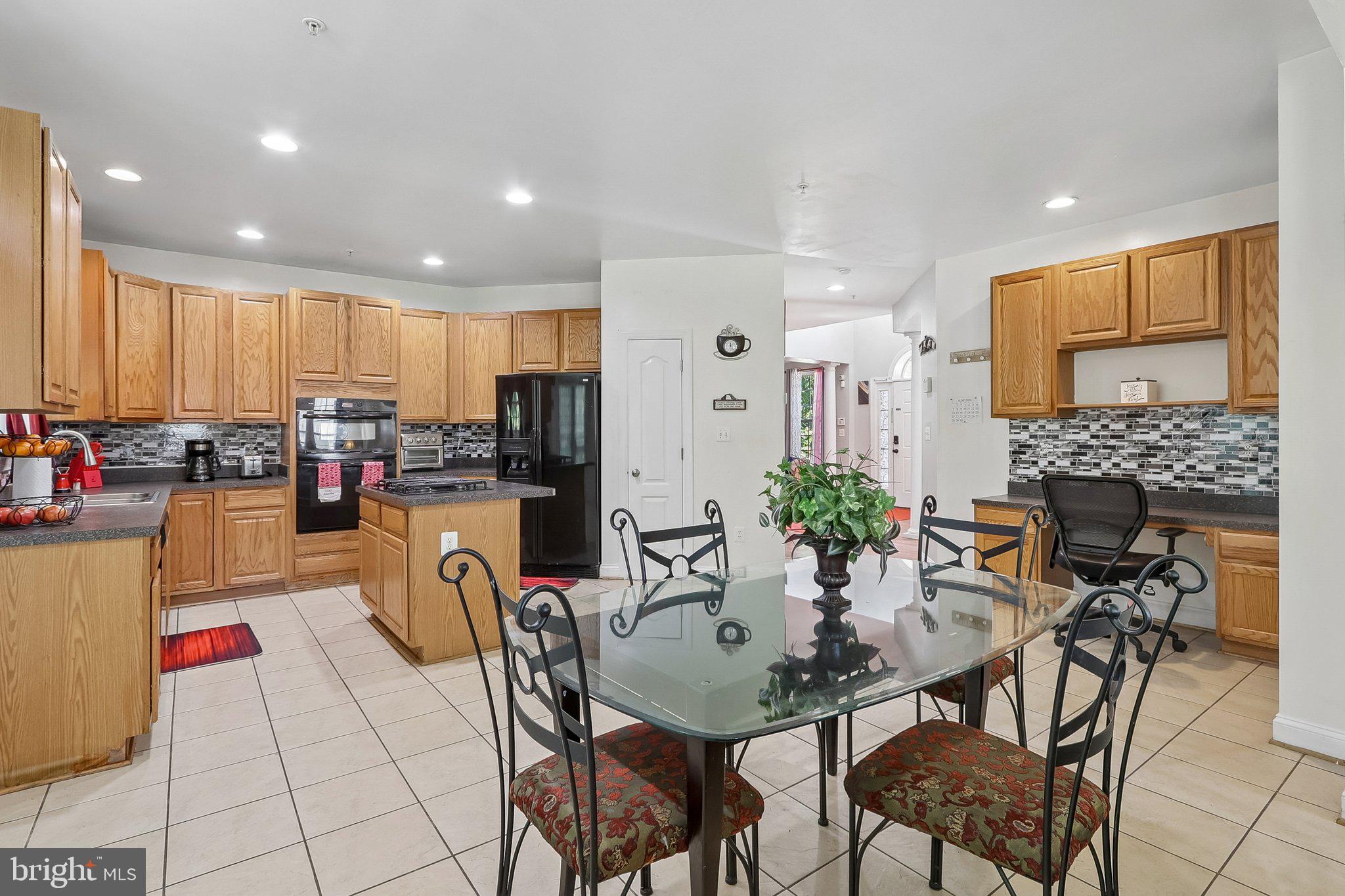 CHELTENHAM KNOLLS - Residential