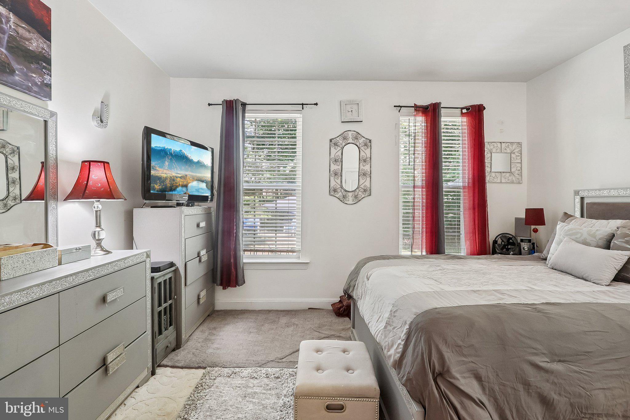 CHELTENHAM KNOLLS - Residential