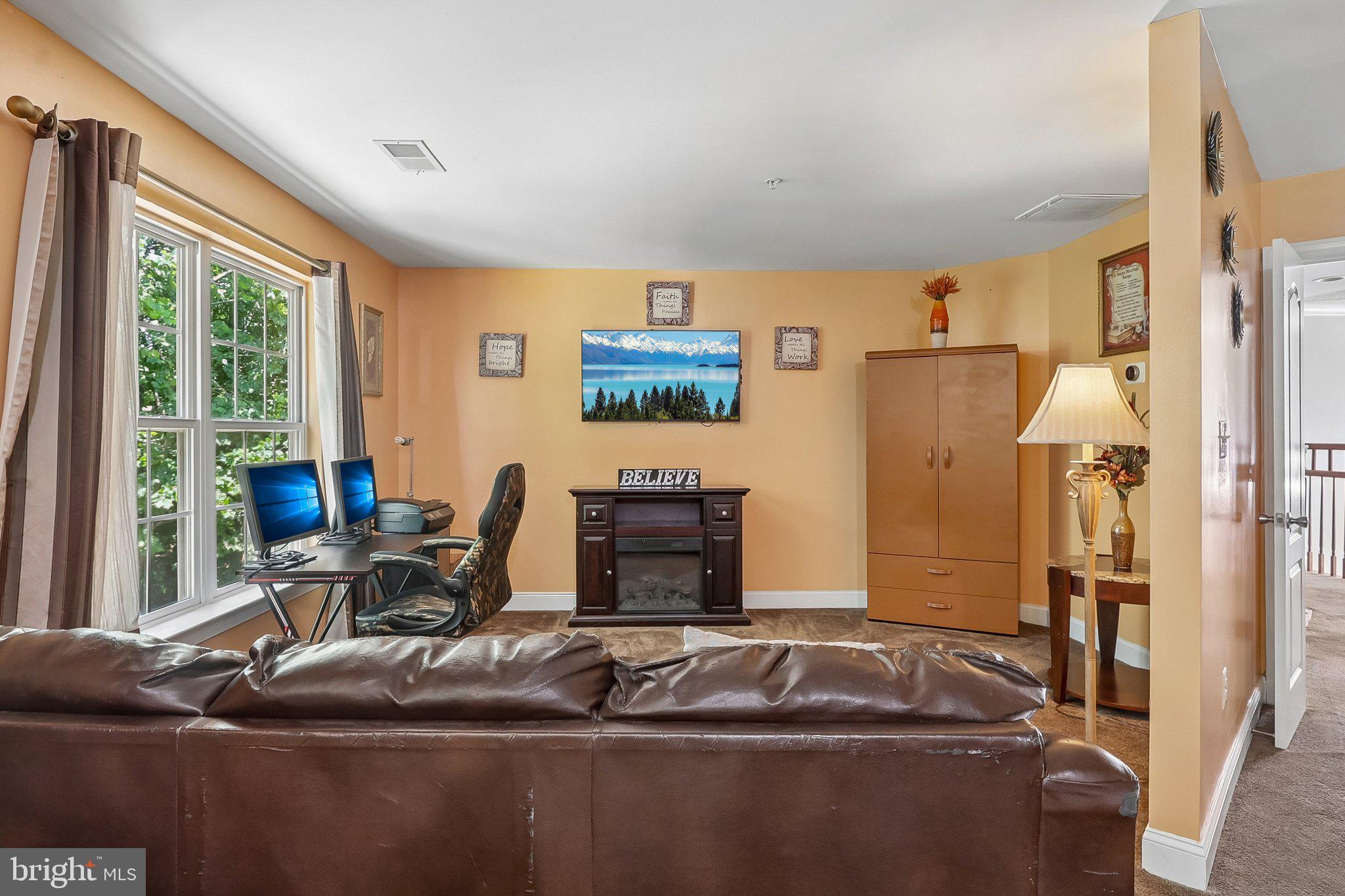 CHELTENHAM KNOLLS - Residential