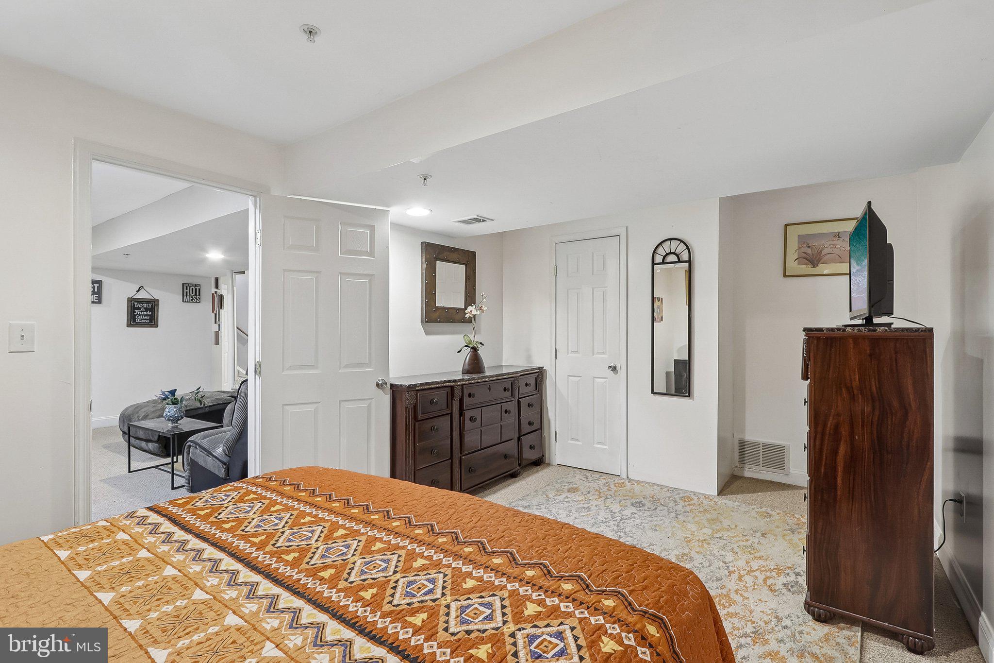 CHELTENHAM KNOLLS - Residential