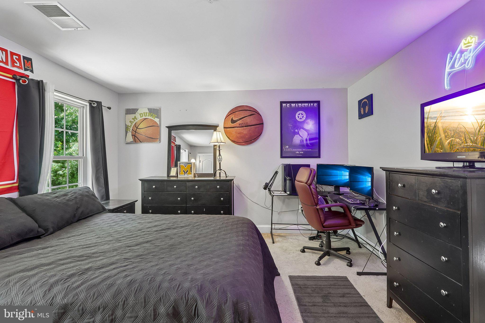 CHELTENHAM KNOLLS - Residential