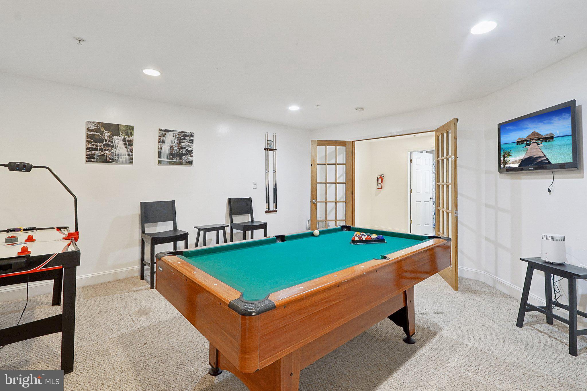 CHELTENHAM KNOLLS - Residential