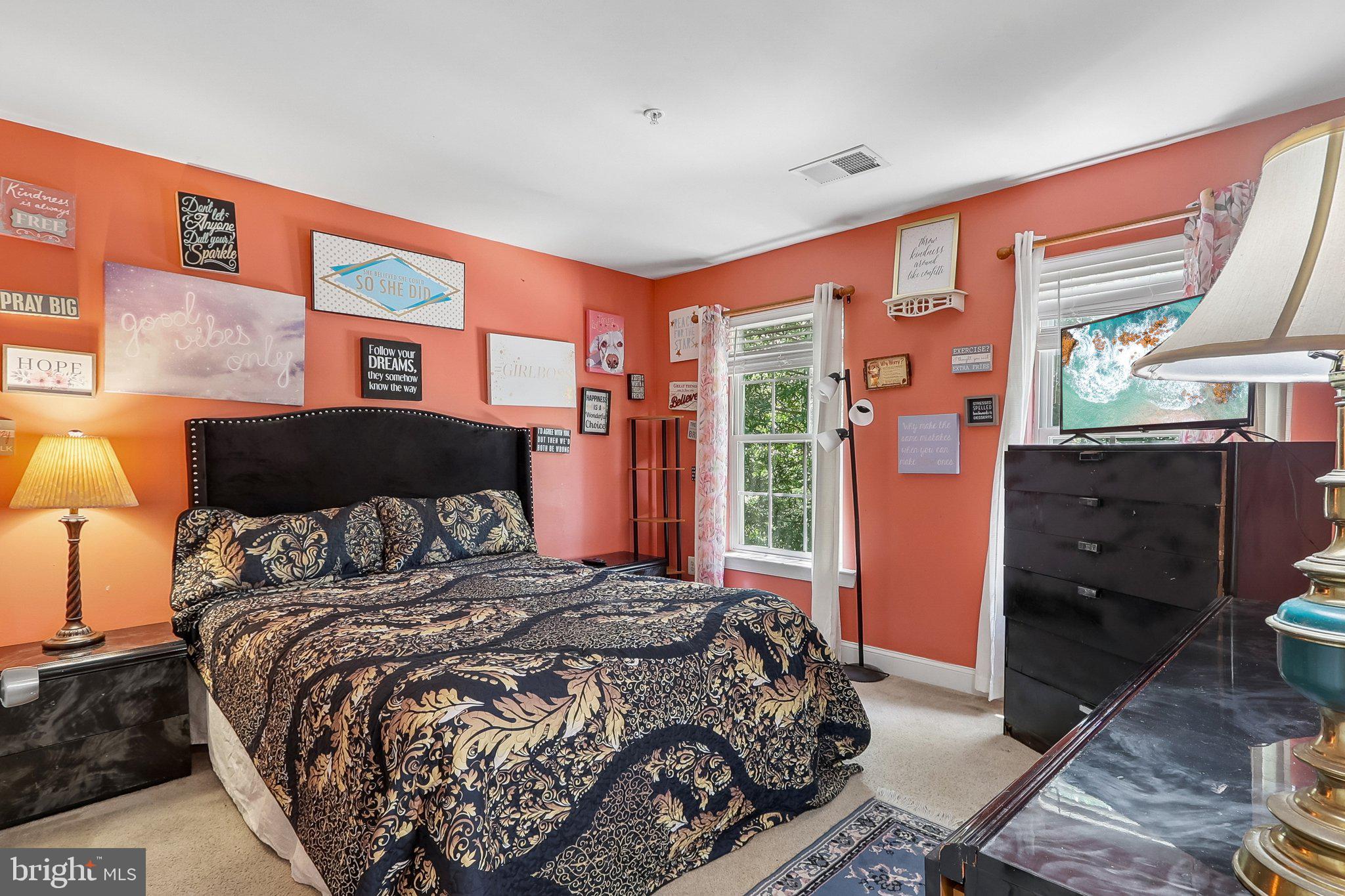CHELTENHAM KNOLLS - Residential